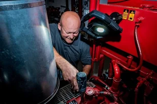 BRENNENSTHUL Latarka Z NASWIETLACZEM HYBRID IP65 3000LM I POWERBANK BRENNENSTHUL - Latarki - miniaturka - grafika 8