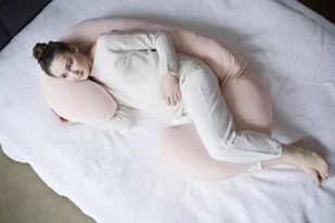 Motherhood Premium, Poduszka/Kojec, Różowy - Poduszki do karmienia - miniaturka - grafika 6