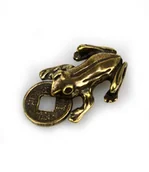 Figurki dekoracyjne - Żabka Mosiężna Średnia Z Monetą Na Pomnażanie Pieniędzy - miniaturka - grafika 1