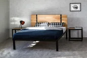Łóżka - Artbed Collection Łóżko drewniane z ramą metalową """"Akira"""" z jednym szczytem - miniaturka - grafika 1