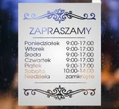 Systemy ekspozycyjne i znaki informacyjne - Maskująca naklejka mrożone szkło: Godziny otwarcia Ornament OM046a - miniaturka - grafika 1