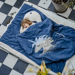 La Millou NARZUTKA PRZEDSZKOLAKA - BY WHATANNAWEARS FLY ME TO THE MOON NUDE - ECRU | 47855-uniw - Koce i narzuty dla dzieci - miniaturka - grafika 4