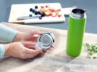 Leifheit Kubek termiczny Flip 600 ml kiwi 03277 - Kubki termiczne - miniaturka - grafika 4