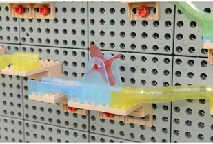 Masterkidz MASTERKIDZ Zestaw Konstrukcyjny Tor dla Piłek Tablica STEM 120elementów ME14665 - Tablice dla dzieci - miniaturka - grafika 5