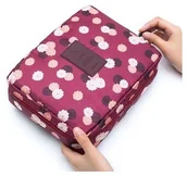 Kosmetyczki, organizery i kuferki - Inna Marka KOSMETYCZKA DAMSKA BORDOWA W KWIATY - WZÓR3 KS10 - miniaturka - grafika 1