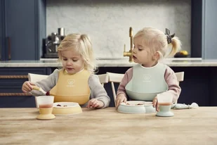 Baby Bjorn Zestaw obiadowy, Powder Yellow - Zestawy naczyń dla dzieci - miniaturka - grafika 7