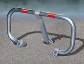 Wyposażenie miejsc publicznych - Blokada parkingowa BPE - miniaturka - grafika 1