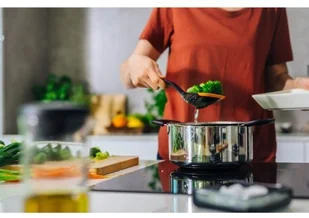 Fiskars Łyżka cedzakowa Functional Form 29, 6 cm - Sitka - miniaturka - grafika 3