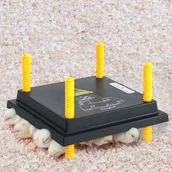 Akcesoria do hodowli zwierząt - shumee Płyta grzewcza dla kurcząt i kacząt 25x25 cm - miniaturka - grafika 1