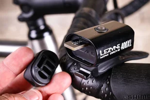 LEZYNE Lampka rowerowa przednia MINI DRIVE 400XL 400 lumenów - Lampki rowerowe - miniaturka - grafika 3