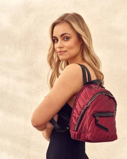 David Jones Urokliwy, pikowany plecak damski ozdobiony łańcuszkiem - Plecaki - miniaturka - grafika 5