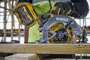 DeWalt Akumulatorowa pilarka tarczowa 54V XR FLEXVOLT 2x 9.0Ah 190mm DCS578X2-QW - Piły elektryczne - miniaturka - grafika 6