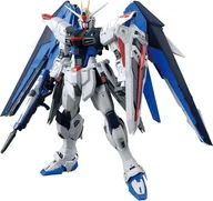 Figurki kolekcjonerskie - Bandai MG 1/100 FREEDOM GUNDAM VER.2.0 BL GUN61611 - miniaturka - grafika 1