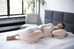 Motherhood Premium, Poduszka/Kojec, Różowy - Poduszki do karmienia - miniaturka - grafika 7