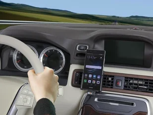 Brodit AB Uchwyt do Huawei P9 z wbudowanym kablem USB oraz ładowarką samochodową 521884 - Uchwyty samochodowe do telefonów - miniaturka - grafika 7