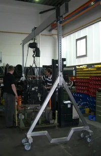 999 Suwnica aluminiowa składana z kołami koła gumowe udźwig 1000 kg szerokość belka 4,23m wys dla pracy wciągarki 2,23-3,50 m) 99977427 77427-uniw - Wciągarki - miniaturka - grafika 7