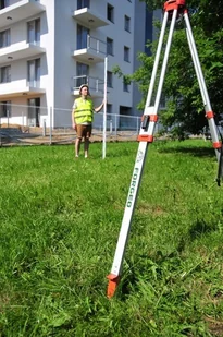 Forgeo Statyw pod niwelator 1-1.65 m aluminiowy z małą głowicą na klamry FORGEO 405421 - Sprzęt geodezyjny - miniaturka - grafika 5