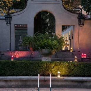 Kartell Kartell Lantern lampa stołowa LED, szary dym IP54 - Lampy ogrodowe - miniaturka - grafika 5