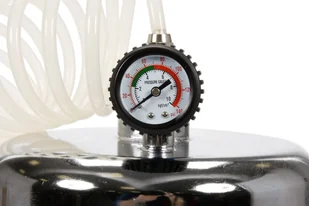 Yato URZADZENIE DO ODPOWIETRZANIA I WYMIANY PŁYNU HAMULCOWEGO YT-06845 - Narzędzia warsztatowe - miniaturka - grafika 4