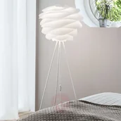 Lampy stojące - Vita COPENHAGEN Trójnożna lampa stojąca Carmina, biała - miniaturka - grafika 1