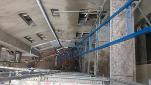 090 Ferindo Winda dekarska długość 14,2 m udźwig 400 kg szybkość posuwu 15 do 18 metrów na minutę) 09075966 75966-uniw - Inne urządzenia budowlane - miniaturka - grafika 4