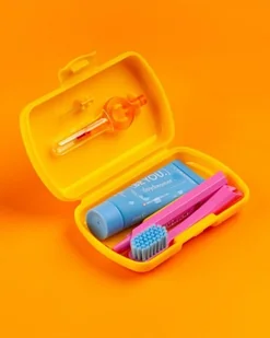 Curaden Zestaw podróżny do higieny jamy ustnej Be You Travel Set - Szczoteczki do zębów Curaden Zestaw podróżny do higieny jamy ustnej Be You Travel Set - Szczoteczki do zębów - miniaturka - grafika 8