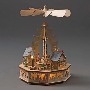 Konstmide Wbudowany port USB  drewniana piramida LED 8pkt - Oświetlenie świąteczne - miniaturka - grafika 2