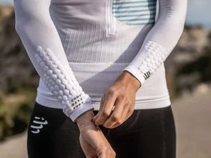 Compressport rękawki kompresyjne ARMFORCE ULTRALIGHT białe - Pozostały sprzęt i akcesoria do ćwiczeń - miniaturka - grafika 5