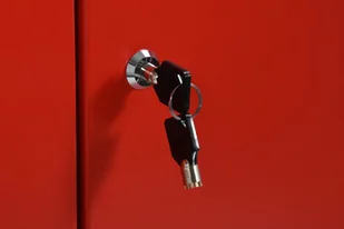 YATO SZAFKA SERWISOWA BAZOWA 2 DRZWI WYMIARY SZAFKI 660 X 457 X 863mm YT-08934 - Pozostałe wyposażenie warsztatu - miniaturka - grafika 4