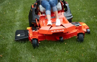 Ariens APEX 52" ZERO-SKRĘT TRAKTOREK OGRODOWY KOSIARKA SAMOJEZDNA SPALINOWA DO TRAWY 132cm KAWASAKI 23KM PREMIUM V-TWIN - Kosiarki traktorki - miniaturka - grafika 34