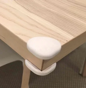 Baby Dan Osłony narożników - białe - Zabezpieczenia dla dzieci Baby Dan Osłony narożników - białe - Zabezpieczenia dla dzieci - miniaturka - grafika 4