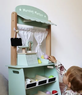 Mamabrum Duży, drewniany sklep - stragan i teatr 2w1 z wagą, terminalem płatniczym, warzywami i owocami MARKET CA1208 - Zabawki interaktywne dla dzieci - miniaturka - grafika 5