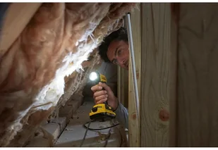 Stanley Latarka LED FATMAX SFMCL020B 18V V20 SFMCL020B-XJ - Latarki - miniaturka - grafika 6