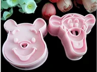 Formy do ciast - PLASTIKOWE FOREMKI WYKRAWACZE KUBUŚ 2 szt - miniaturka - grafika 1