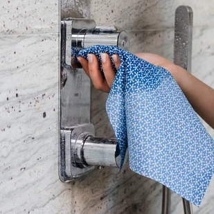 Vileda Ściereczka do armatury ANTI-KALK 141713 - Ściereczki, gąbki, czyściki - miniaturka - grafika 3