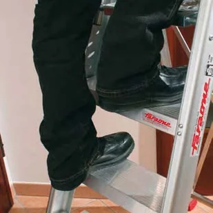 Faraone 996 99675025 Drabina profesjonalna DOMUS 9 stopniowa wysokość robocza 3,80m) 75025-uniw - Drabiny Faraone 996 99675025 Drabina profesjonalna DOMUS 9 stopniowa wysokość robocza 3,80m) 75025-uniw - Drabiny - miniaturka - grafika 6