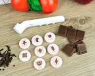 Formy do ciast - Fackelmann Dekorator do masy cukrowej 8 końcówek ZENKER 42879 42879 - miniaturka - grafika 1