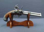 Repliki - broń - Denix SA REPLIKA TRZY LUFOWY PISTOLET NA STOJAKU MODEL 1306+801 1306+801 - miniaturka - grafika 1