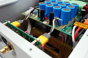 Kinki Studio EX-B7 Srebrny Czarny - Wzmacniacze - miniaturka - grafika 10