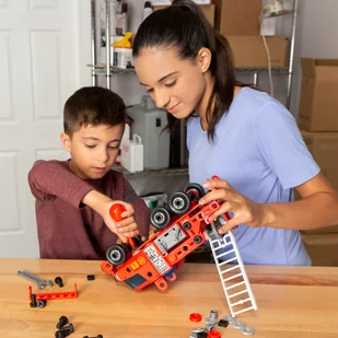 Spin Master Spin Zestaw do składania Wóz strażacki Fire Engine światła i dźwięk 6028420 - Klocki - miniaturka - grafika 7