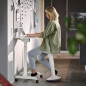 Stoły i stoliki do biura - AJ Produkty Stół z regulacją wysokości ATTUNE, 600x520 mm, biały - miniaturka - grafika 1