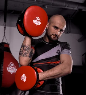 DBX Bushido DUŻA TARCZA TRENINGOWA XXL - PROFILOWANA 75x35x16 cm BIAŁA - Tarcze i łapy - miniaturka - grafika 10