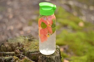 Curver Butelka 750 ml DOTS Bottle 822962 - Pojemniki kuchenne - miniaturka - grafika 3