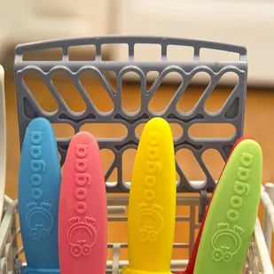 oogaa oogaa Green Boat silikonowa łyżeczka do karmienia - Sztućce dla dzieci - miniaturka - grafika 8