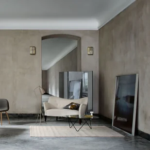 GUBI GUBI Gräshoppa trójnożna lampa podłogowa, szara - Lampy stojące - miniaturka - grafika 3