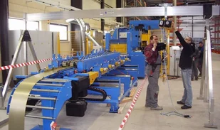 999 99967553 Suwnica bramowa aluminiowa składana z kołami na sprężynie udźwig 1500 kg szerokość 5,23m wys dla pracy wciągarki 2,2-4,00m szerokość stelarzy 2,30m) 67553-uniw - Wciągarki - miniaturka - grafika 8