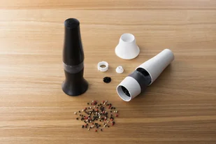 Kyocera Elektryczny ceramiczny młynek do przypraw Czarny CME-50BK - Młynki do soli i pieprzu - miniaturka - grafika 7