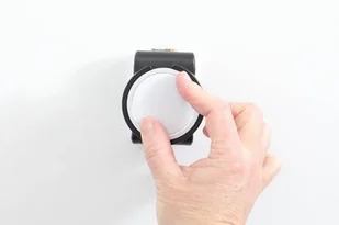 Brodit AB Uchwyt do oryginalnej ładowarki indukcyjnej MagSafe dla Apple iPhone 12 Mini 216173 - Uchwyty samochodowe do telefonów - miniaturka - grafika 3