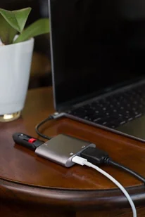 Kanex USB-C VGA Adapter with Power Delivery - Adapter z USB-C na USB 1,5 A, USB-C Power Delivery 60 W + VGA Full HD (Anodized Al K181-1278 - Adaptery i przejściówki - miniaturka - grafika 8