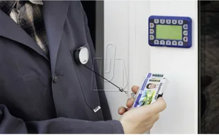 Durable Etui na 3 karty plastikowe z mechanizmem wysuwającym 10 szt. 8920-19 - Artykuły biurowe - miniaturka - grafika 8